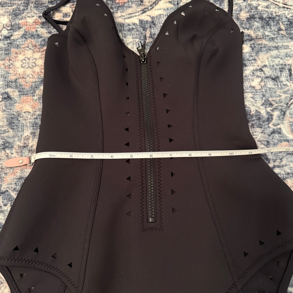 Gigi C| NWT Alexandra Black Cut out Swimsuit in Size M - Picture 13 of 15